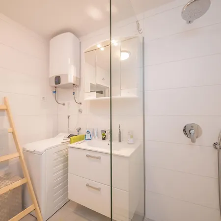 Appartement Lamara 100 Meters To Beach Nin